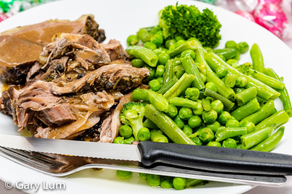 Slow cooker rolled boneless lamb shoulder with green vegetables